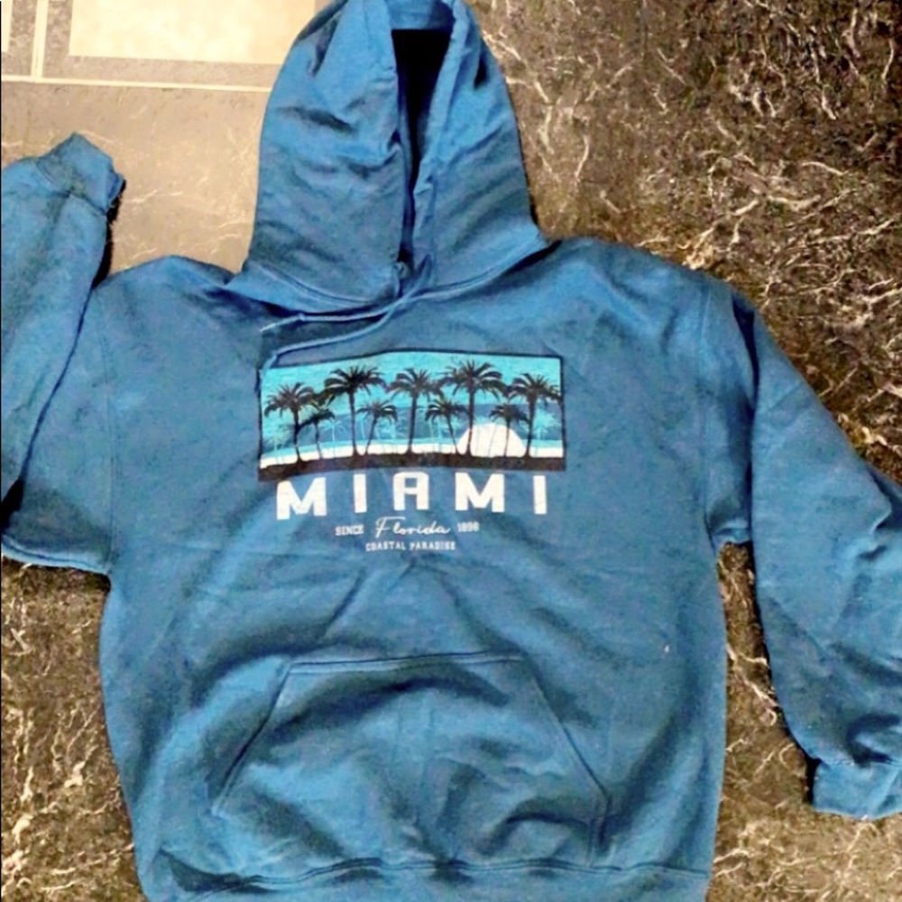 Pullover hoodie